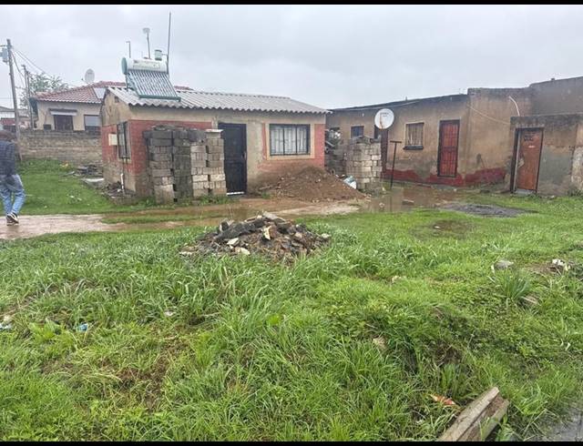 6 BEDROOM HOUSE FOR SALE IN KAALFONTEIN